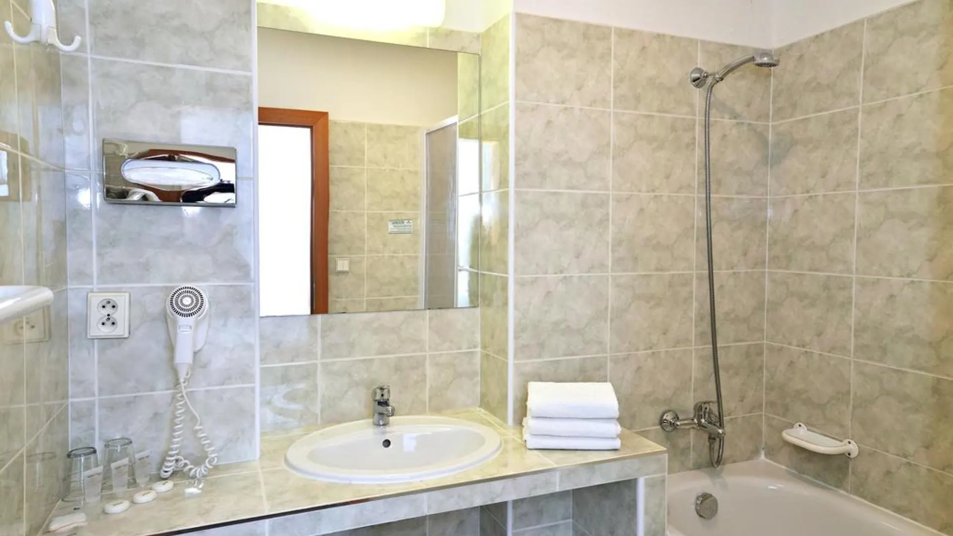 Hotel Merkur - Czech Leading Hotels Prag