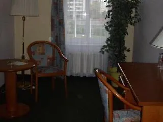 Hotel Merkur - Czech Leading Hotels Prag 4*,