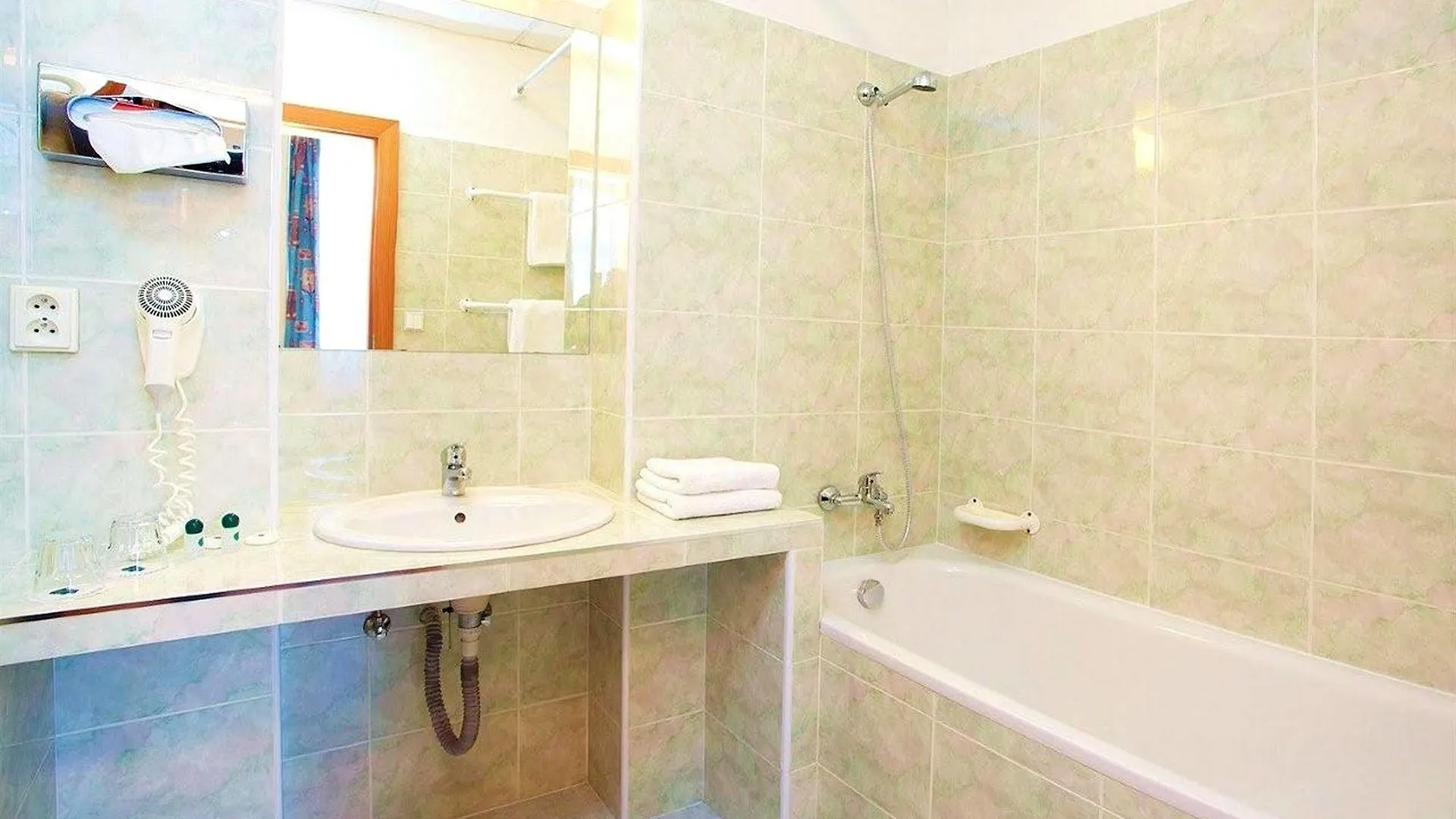 Hotel Merkur - Czech Leading Hotels Prag