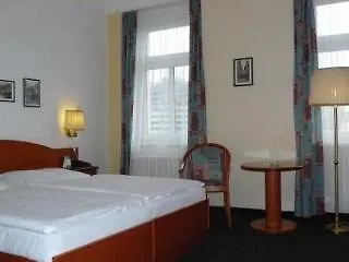 Hotel Merkur Praag 4*,