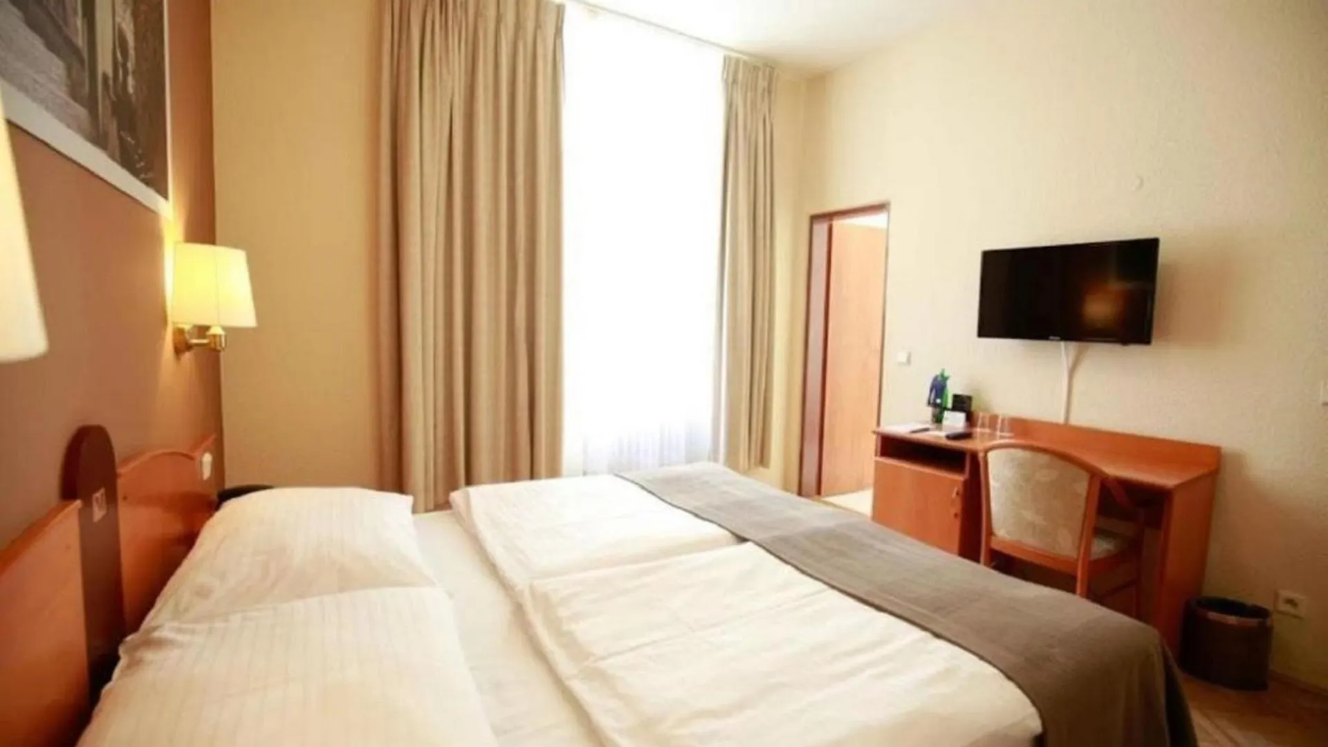 Hotel Merkur - Czech Leading Hotels Prague 4*,  Czech Republic