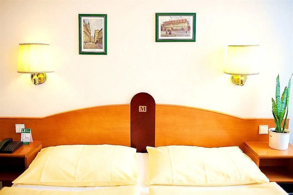 Hotel Merkur - Czech Leading Hotels Prague 4*,