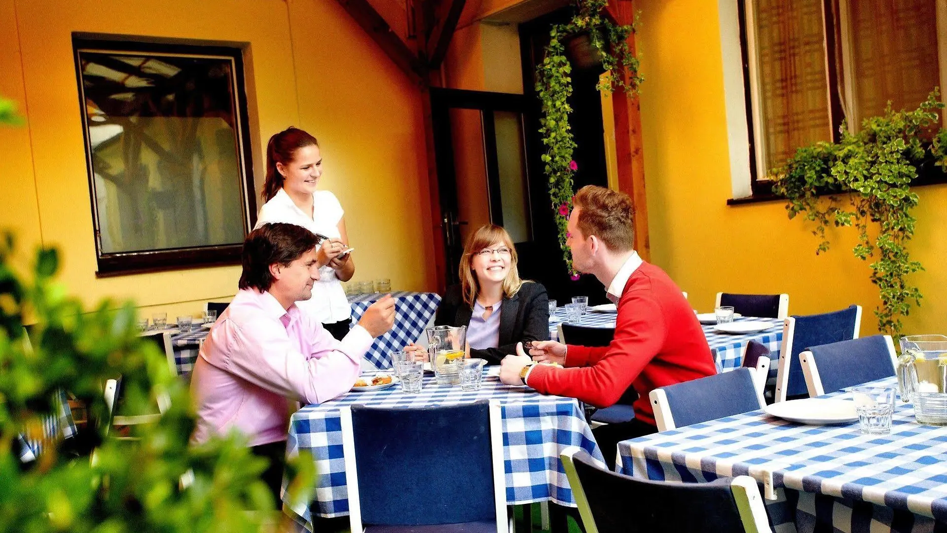 Hotel Merkur - Czech Leading Hotels Prague 4*,